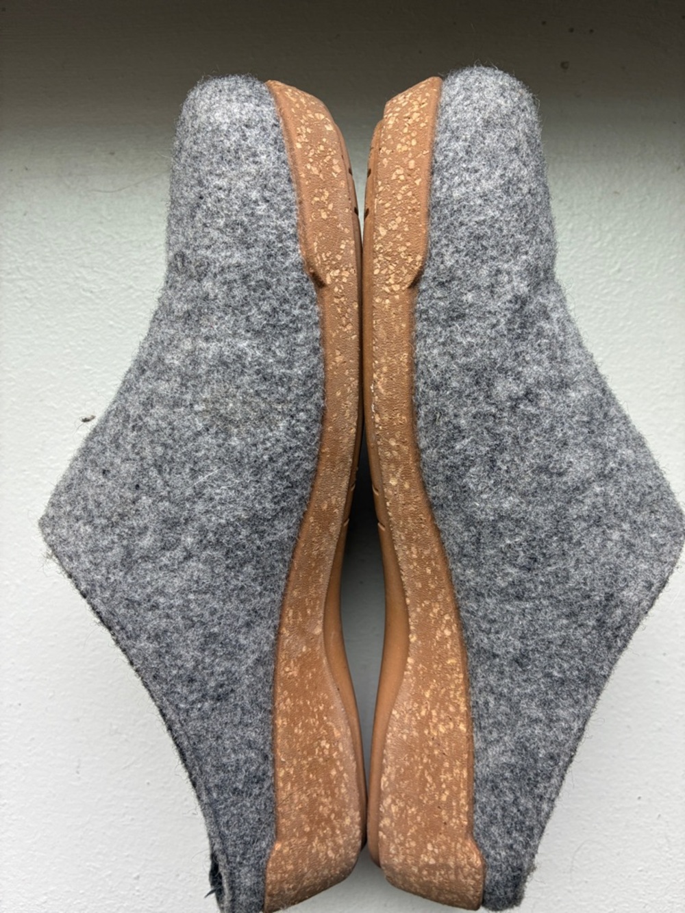 Taos Woolery Gray Slip-On Clog Slipper - Picture 4 of 8